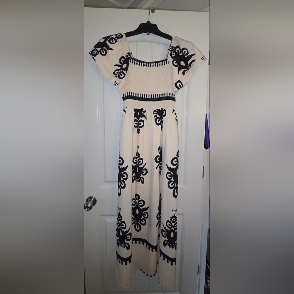 SHEIN Black and Cream Textured Dress - Size Large - Excellent Condition